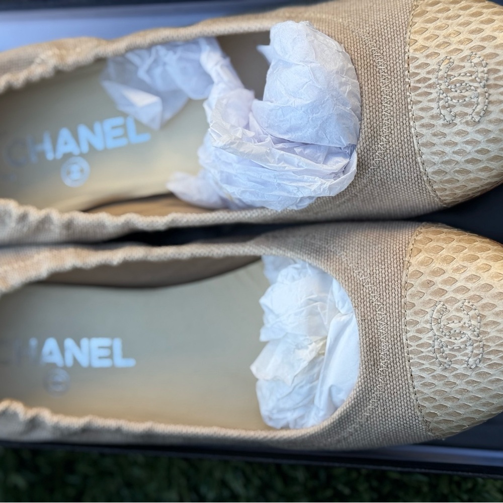 Chanel Beige Ballet Flats with snake print CC toe cap size 39.5